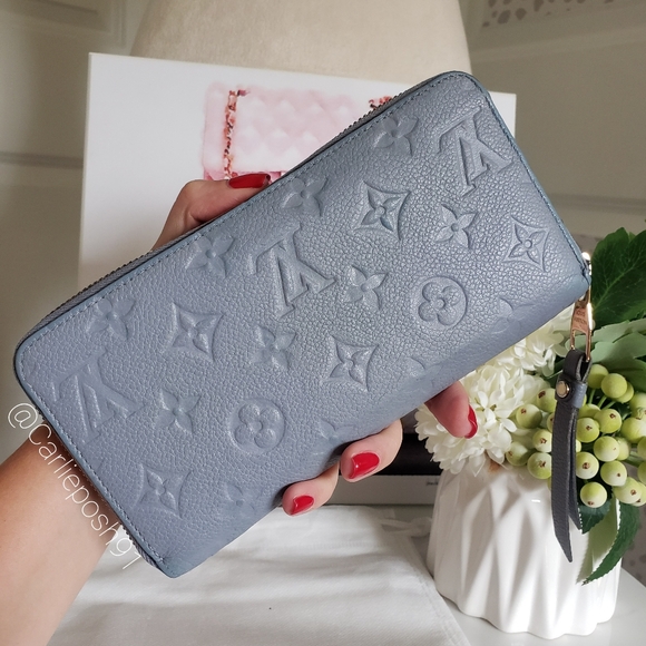 **SOLD** Authentic Pre-owned Louis Vuitton Blue Empreinte Zippy Wallet - Picture 4 of 16